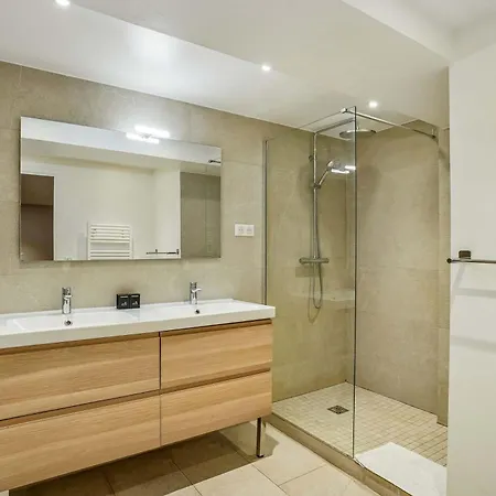 Lejlighed Luxury Family Duplex 4 Bdrs 10p - Republique *